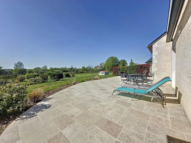 Villa - 256 m² - 9 pièces