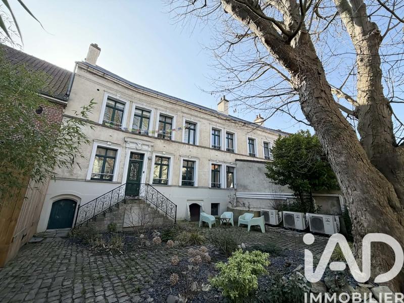 Maison - 227 m² - 5 pièces