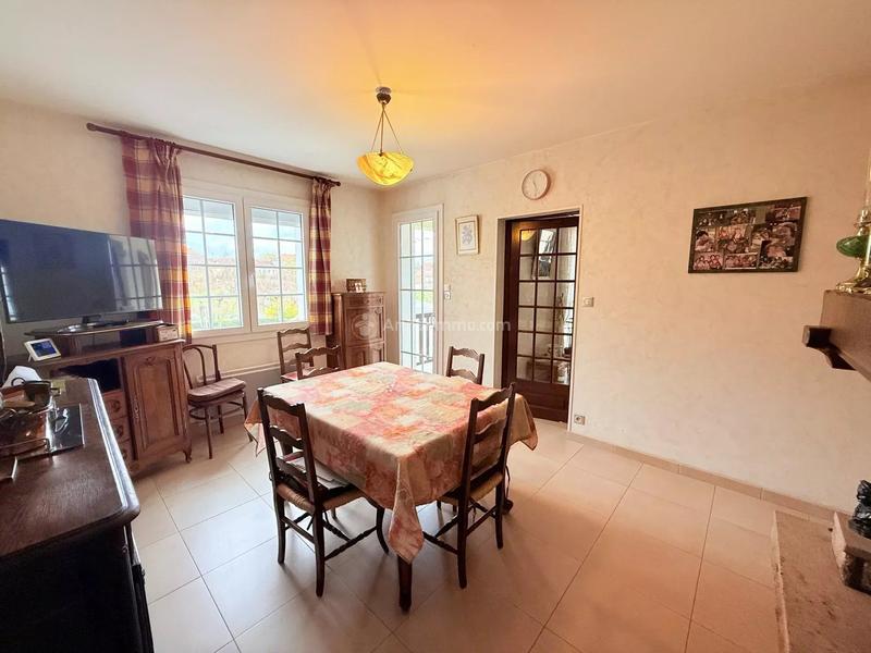 Maison - 218 m² - 9 pièces