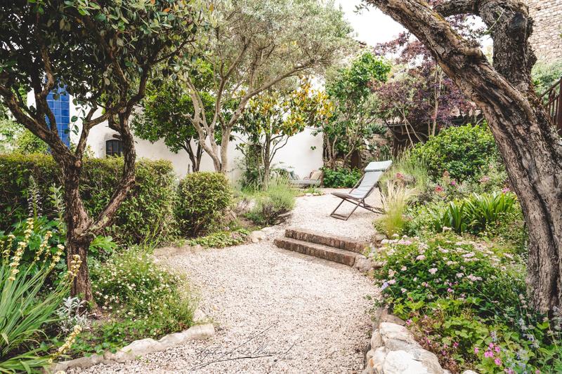 Maison - 459 m² - 16 pièces