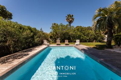 Maison - 202 m² - 8 pièces