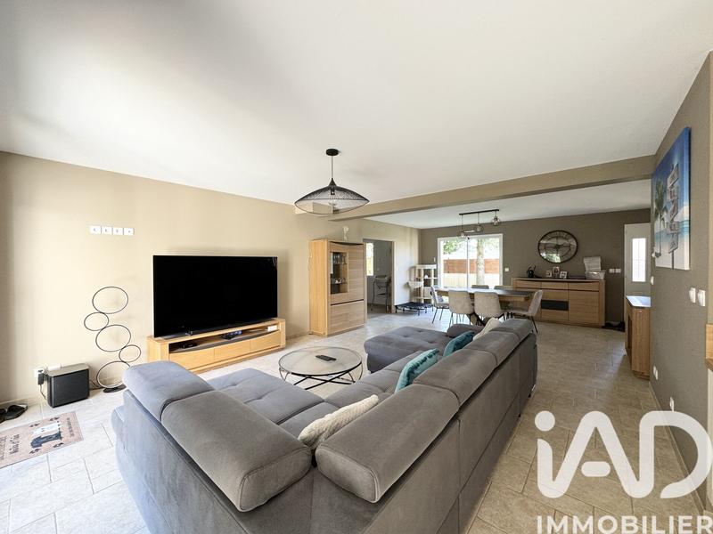 Maison - 255 m² - 10 pièces