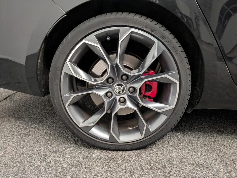 Skoda Octavia Combi Break Rs 245 Ch Dsg 1ere Main Toit Pano Hayon Electrique