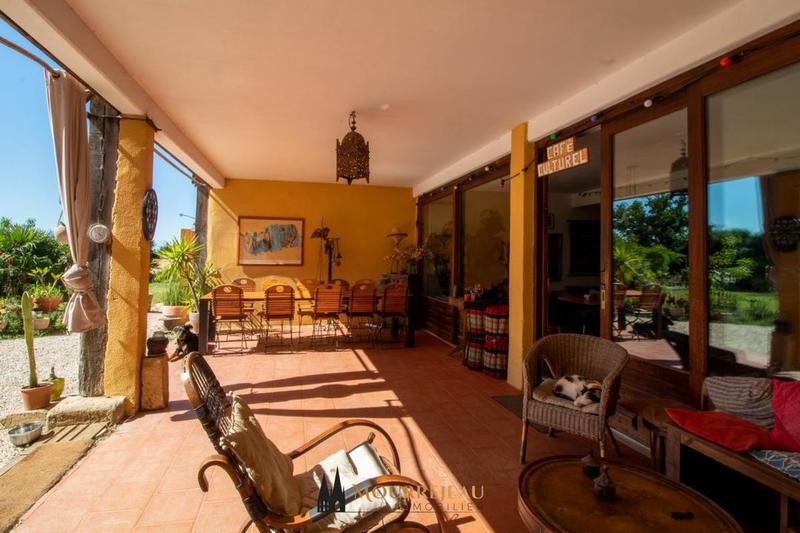 Demeure - 765 m² - 22 pièces