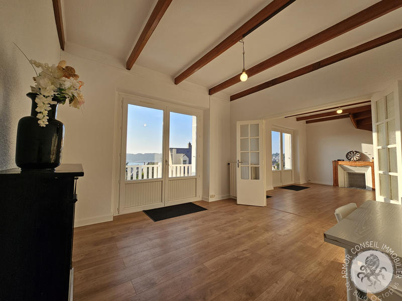 Maison - 93 m² - 6 pièces