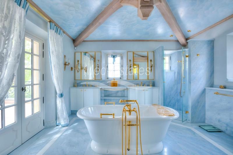 Demeure - 863 m² - 12 pièces