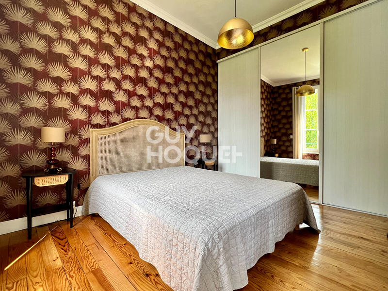 Maison - 273 m² - 10 pièces