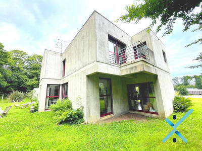 Maison contemporaine - 252 m² - 11 pièces