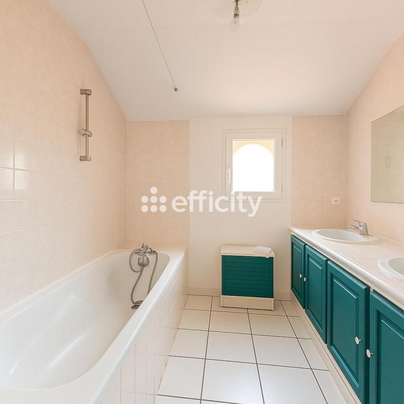 Pavillon - 138 m² - 7 pièces