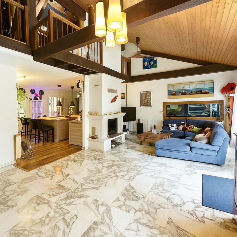 Maison - 191 m² - 6 pièces