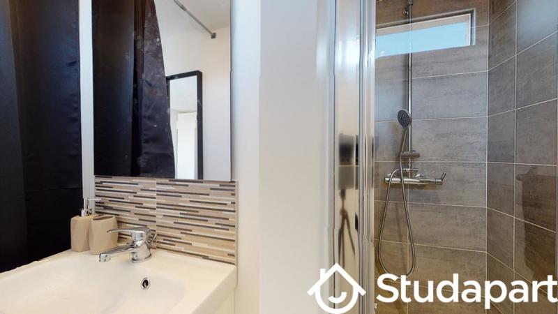 Chambre - 9 m² - 1 pièce