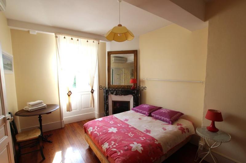 Propriété - 413 m² - 18 pièces