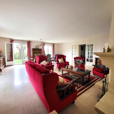 Maison - 160 m² - 6 pièces