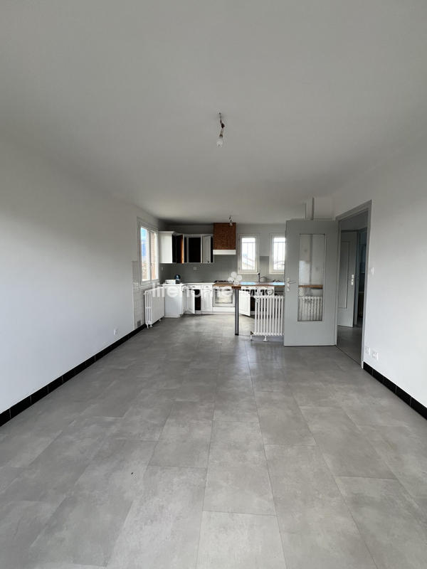 Maison - 204 m² - 9 pièces