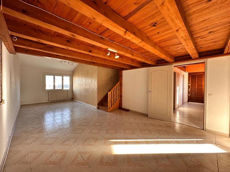 Appartement - 111 m² - 3 pièces