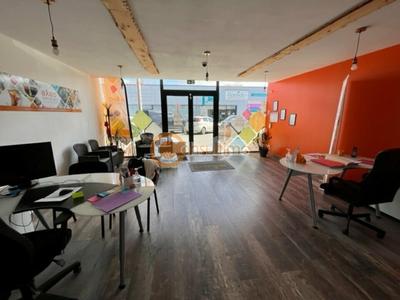 Local commercial - 240 m²