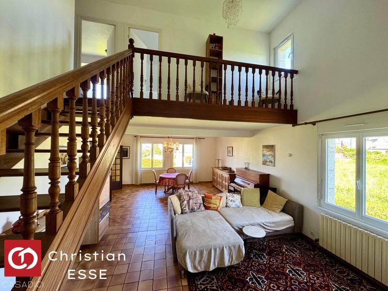 Maison traditionnelle - 149 m² - 6 pièces