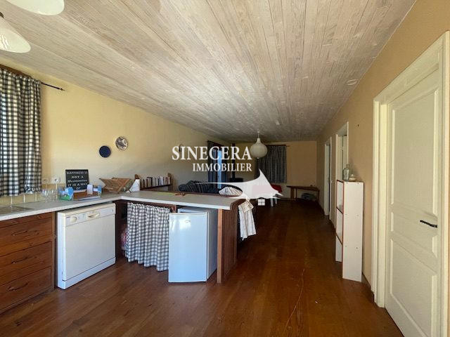 Maison - 340 m² - 5 pièces