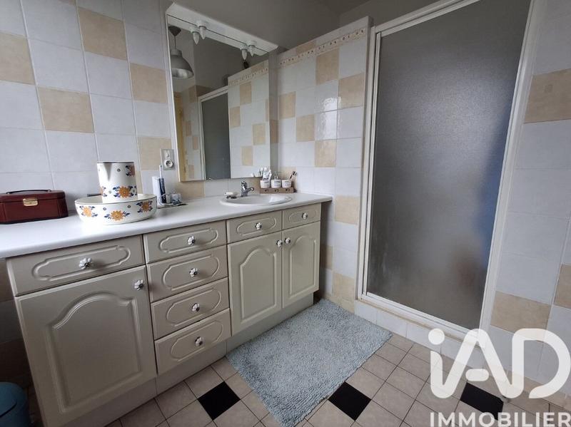 Maison - 200 m² - 8 pièces