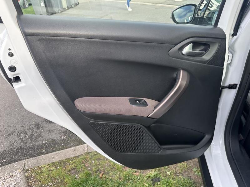 Peugeot 2008 Allure 1.2 Essence 82cv Bvm6