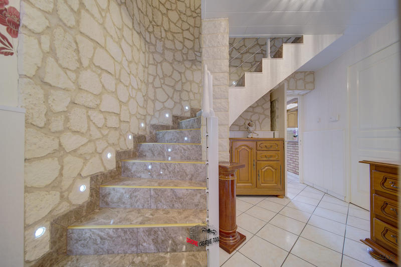 Maison - 170 m² - 7 pièces