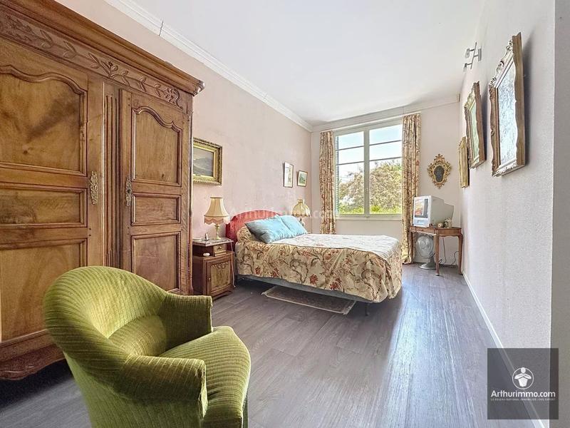 Maison - 308 m² - 8 pièces