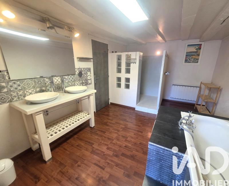 Maison - 180 m² - 7 pièces