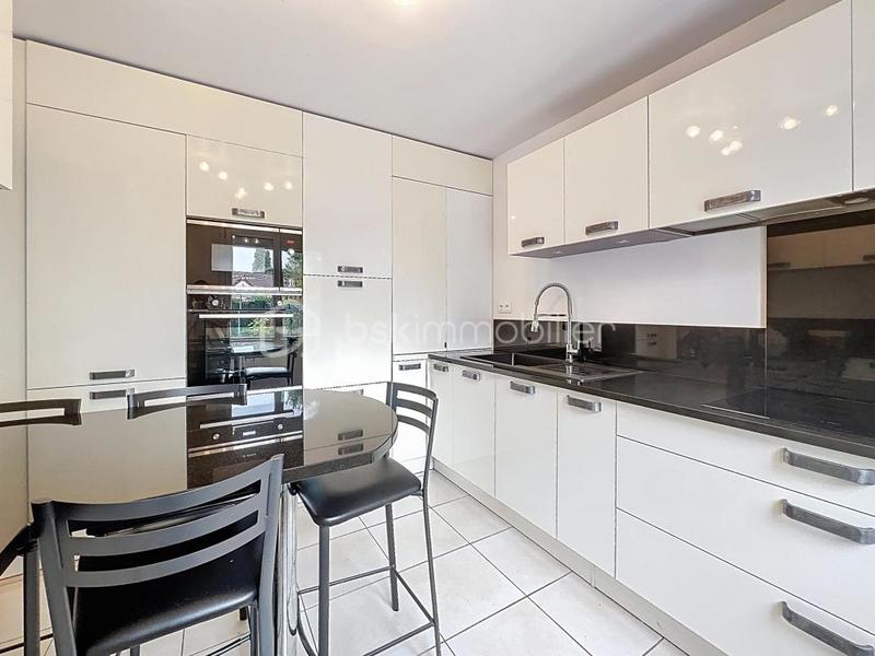 Maison - 107 m² - 6 pièces