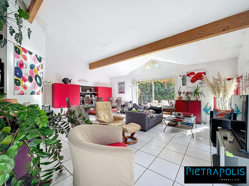 Maison - 143 m² - 7 pièces