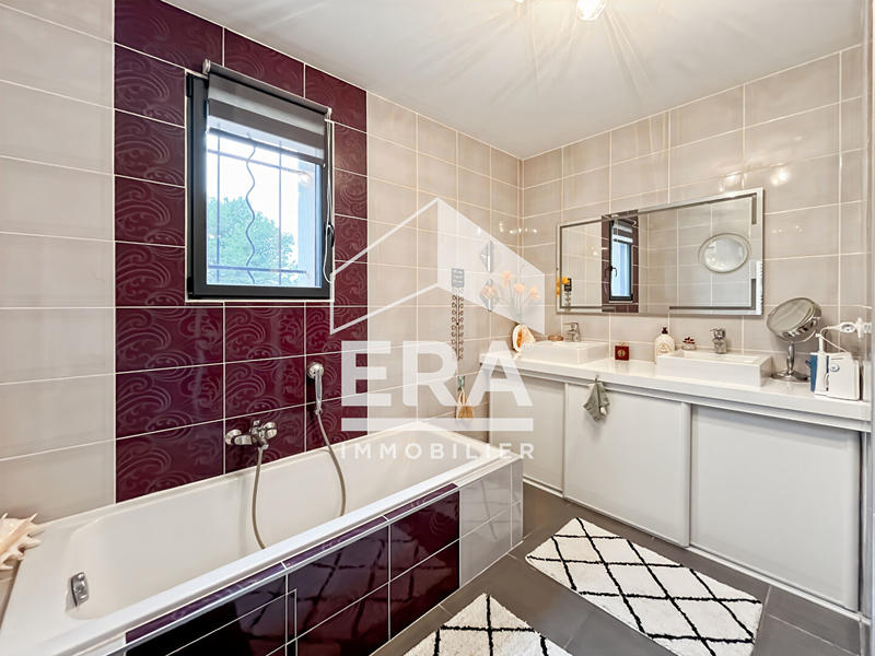 Maison - 125 m² - 6 pièces