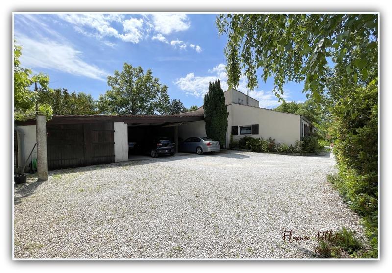 Maison - 213 m² - 8 pièces