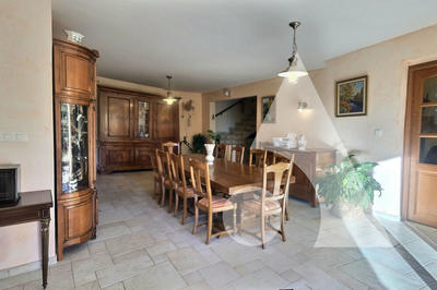 Maison - 275 m² - 6 pièces