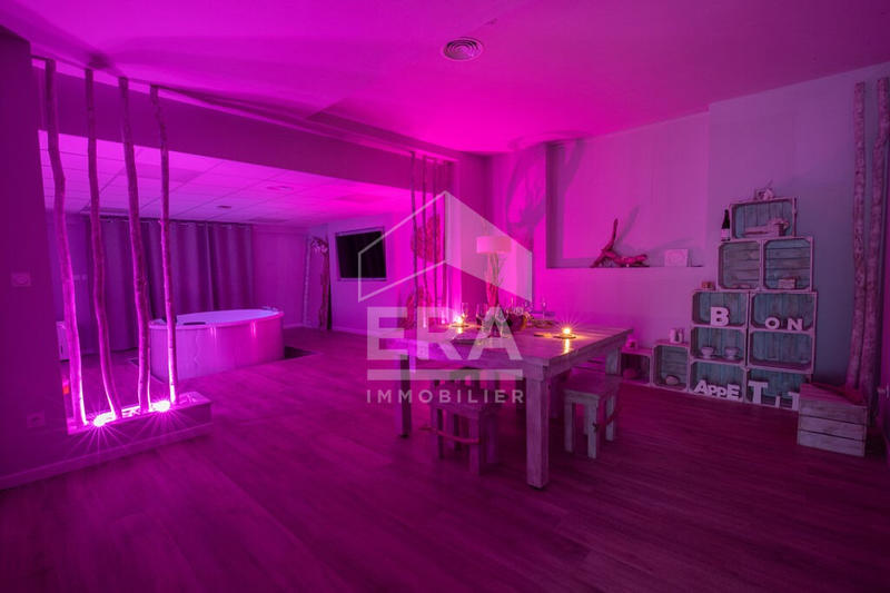 Maison - 245 m² - 6 pièces