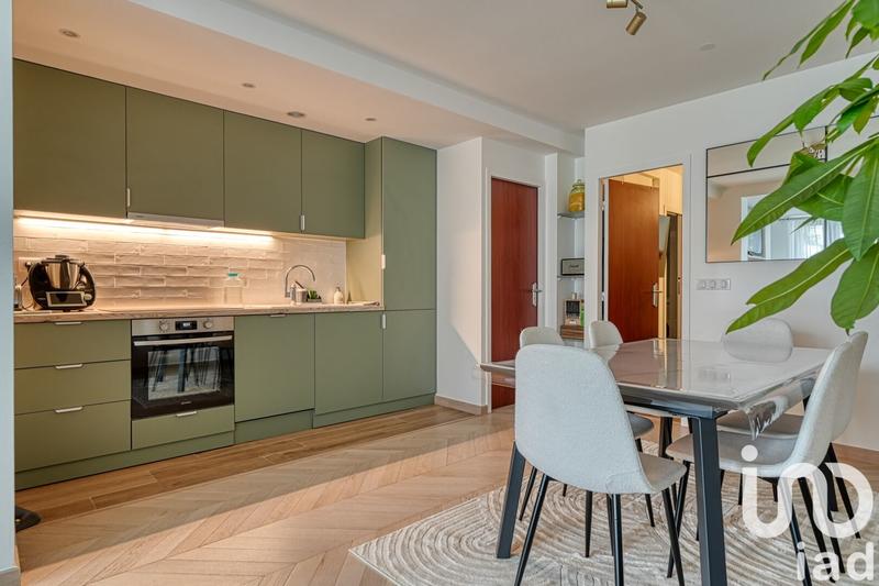 Maison - 245 m² - 12 pièces