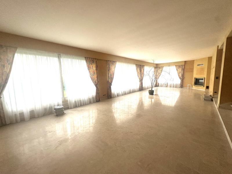 Maison - 200 m² - 8 pièces