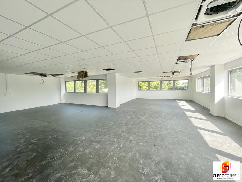 Bureau - 144 m²