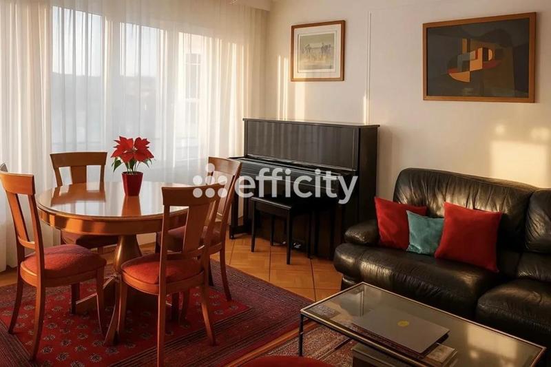 Appartement - 82 m² - 3 pièces