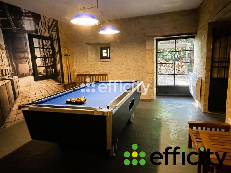 Maison de village - 360 m² - 10 pièces