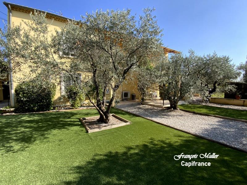 Appartement - 97 m² - 4 pièces