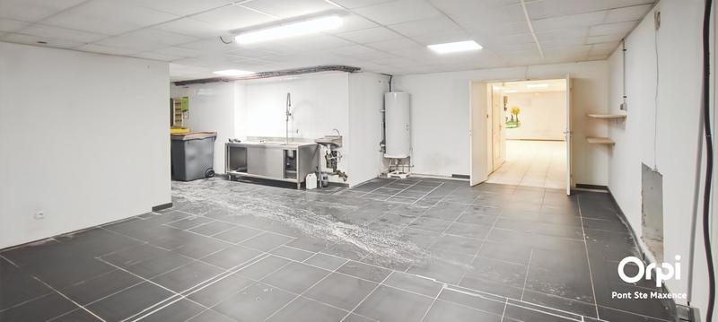 Local commercial - 210 m²