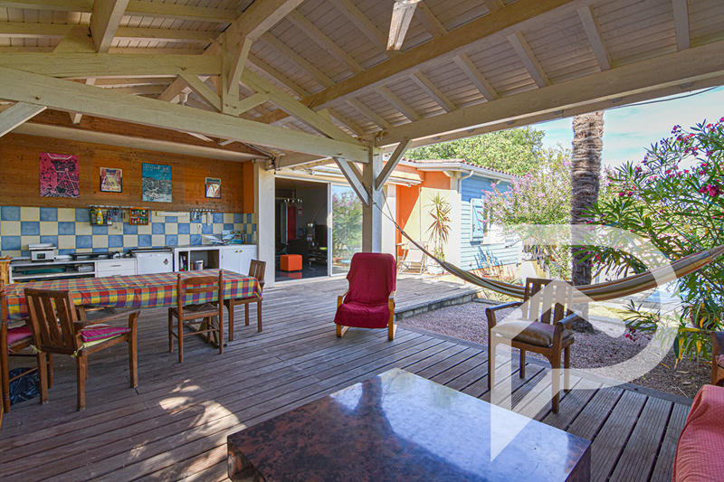 Maison - 242 m² - 6 pièces