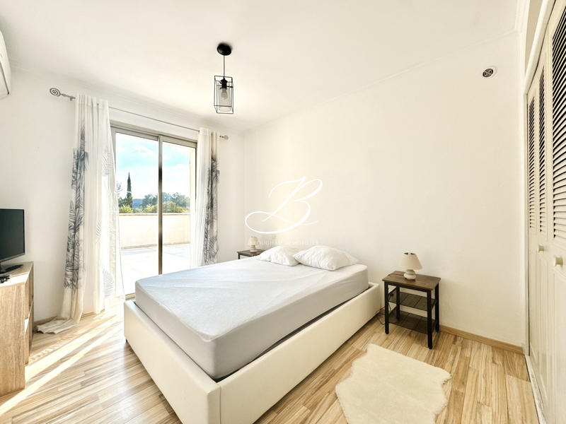 Maison - 200 m² - 7 pièces