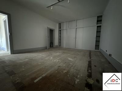 Local d'activités - 159 m² - 7 pièces