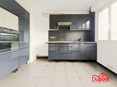 Maison - 92 m² - 5 pièces