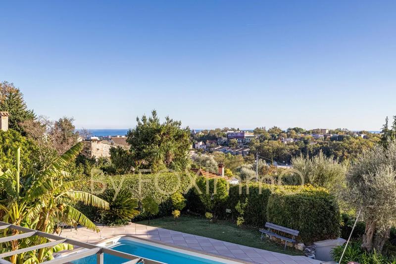 Villa - 195 m² - 8 pièces