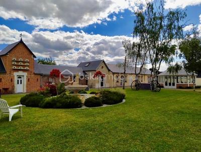 Maison - 690 m² - 22 pièces