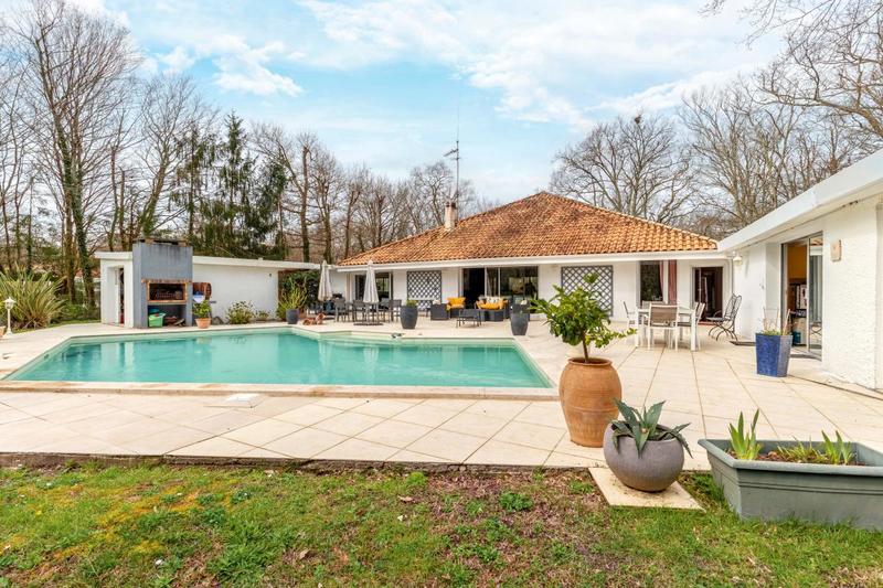 Maison d'architecte - 200 m² - 9 pièces