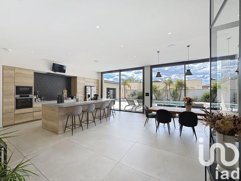 Maison - 230 m² - 7 pièces