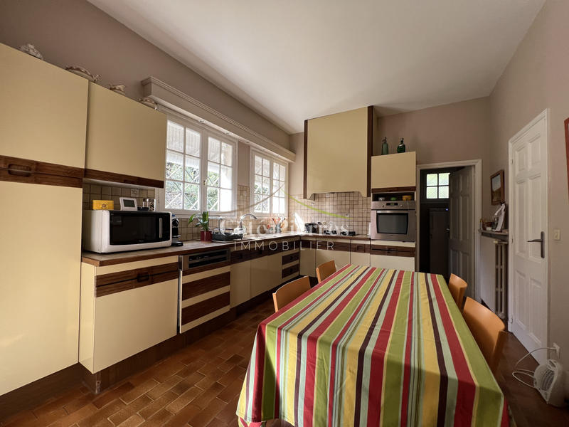 Maison - 268 m² - 8 pièces