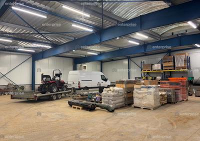 Local d'activité / Entrepôt - 1 700 m²